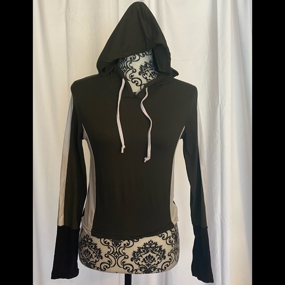 aq-sport Tops - Workout top long sleeves